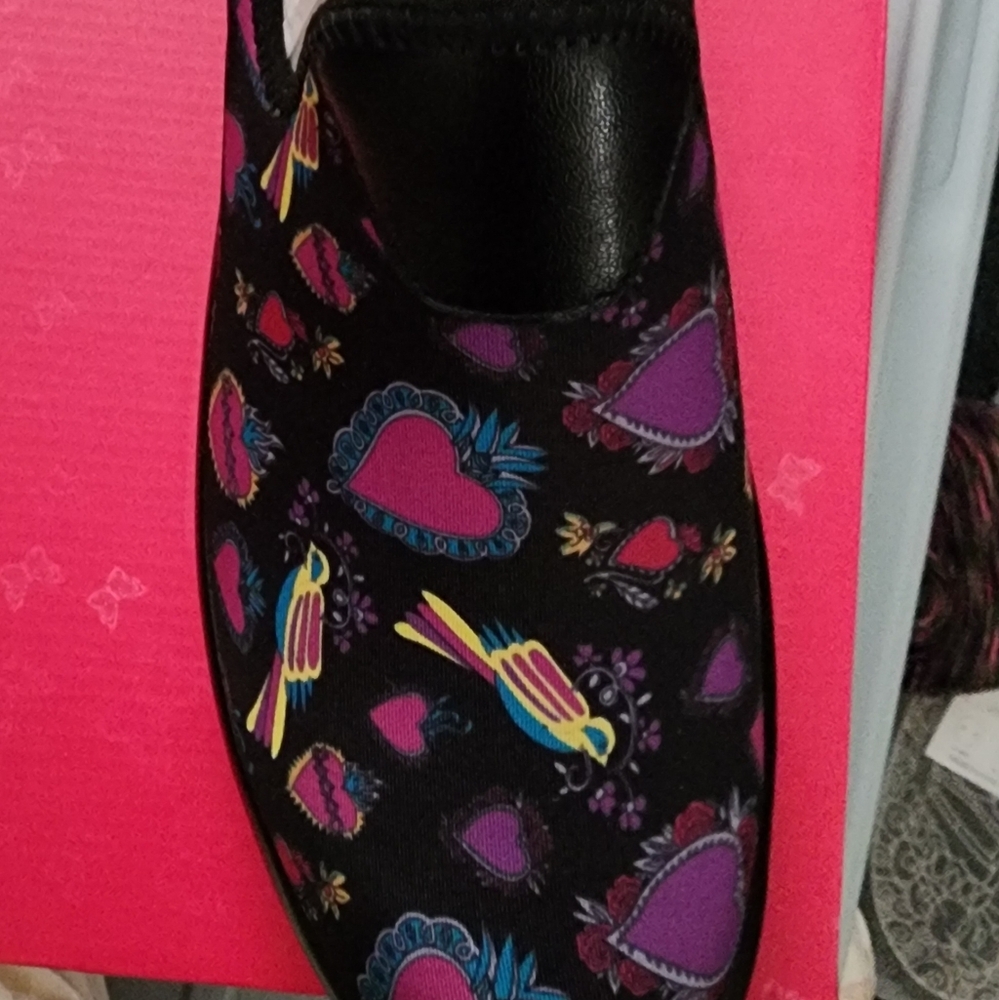 Brand new, Alegria women's shoe.